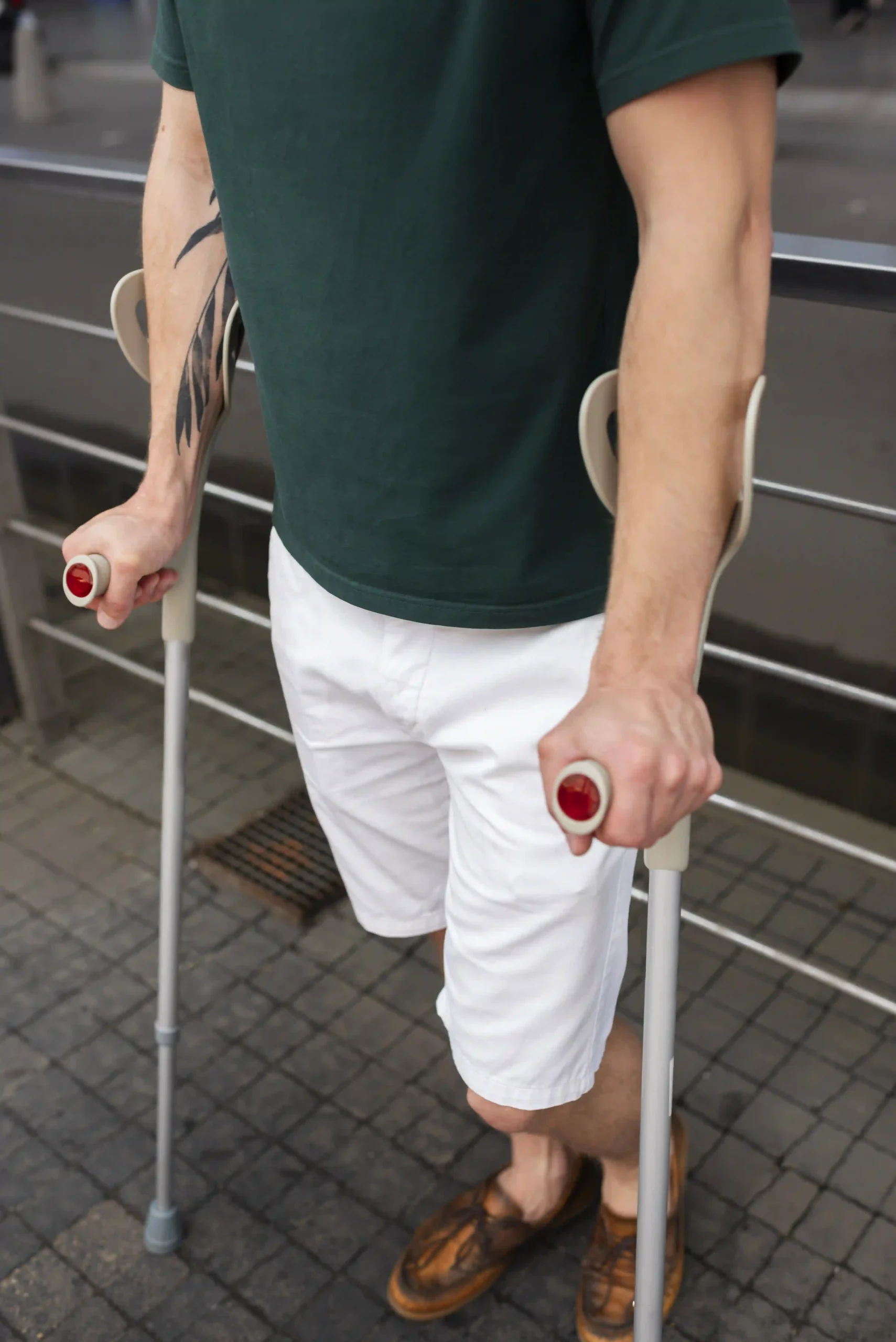 Best Crutches After Knee Surgery: Are Forearm or Underarm Better? Best Crutches After Knee Surgery: Are Forearm or Underarm Better?