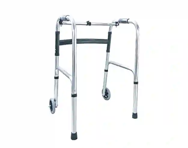 Drive Handicap Walker: Key Differences Between Rollators and Walkers Drive Handicap Walker: Key Differences Between Rollators and Walkers