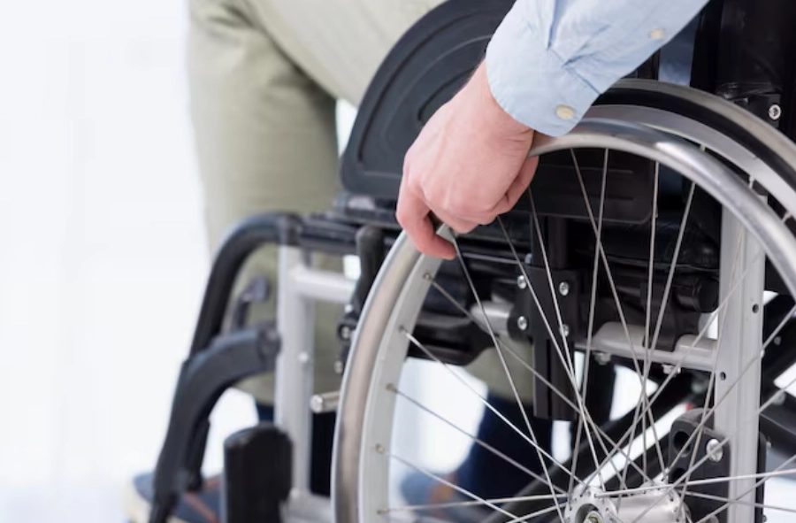 Why Is a Lightweight Folding Wheelchair Ideal for Daily Mobility