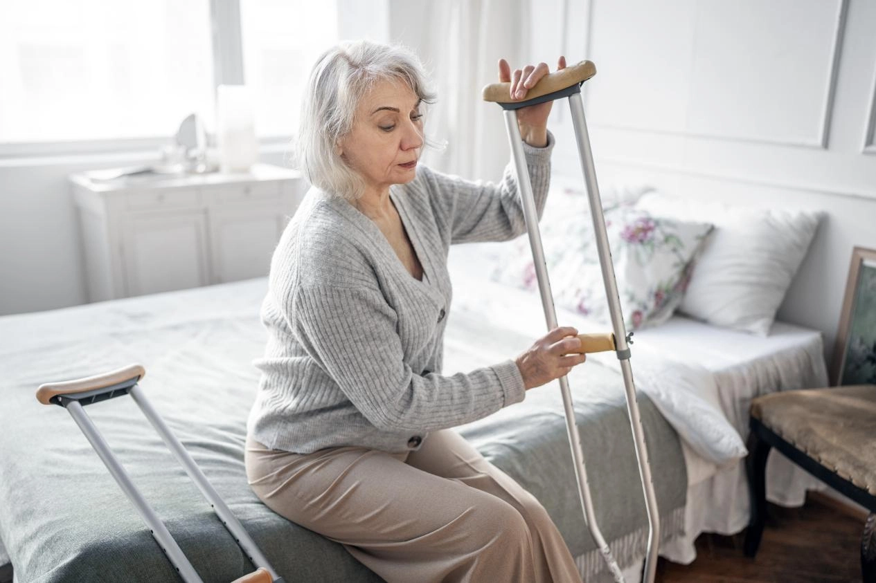 Xunyu Medical’s lightweight underarm crutches