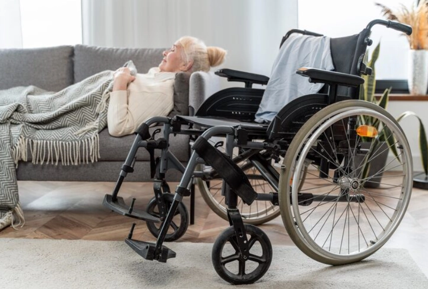 Transport Chair vs Lightweight Folding Wheelchair Which One Is the Best Choice for Your Lifestyle